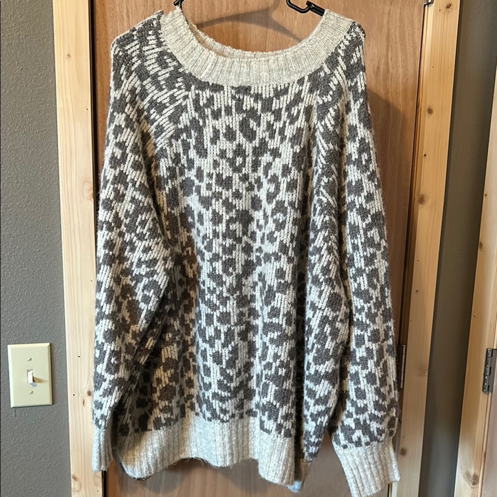 Cozy Gray Patterned Sweater